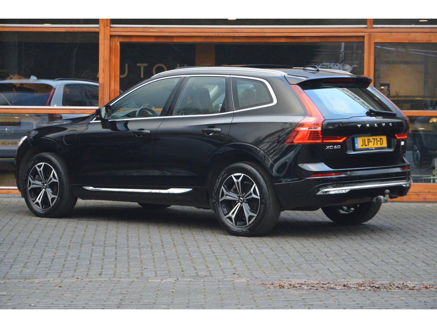 Volvo XC60 T6 hybride AWD Long Range | Panoramadak | 360 Camera | Trekhaak | Stoel + Stuur Verwarmd | Memory stoelen | VOC |