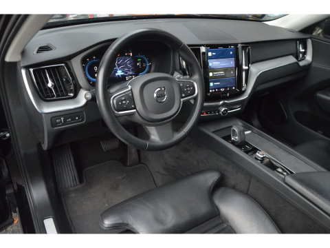 Volvo XC60 T6 hybride AWD Long Range | Panoramadak | 360 Camera | Trekhaak | Stoel + Stuur Verwarmd | Memory stoelen | VOC |