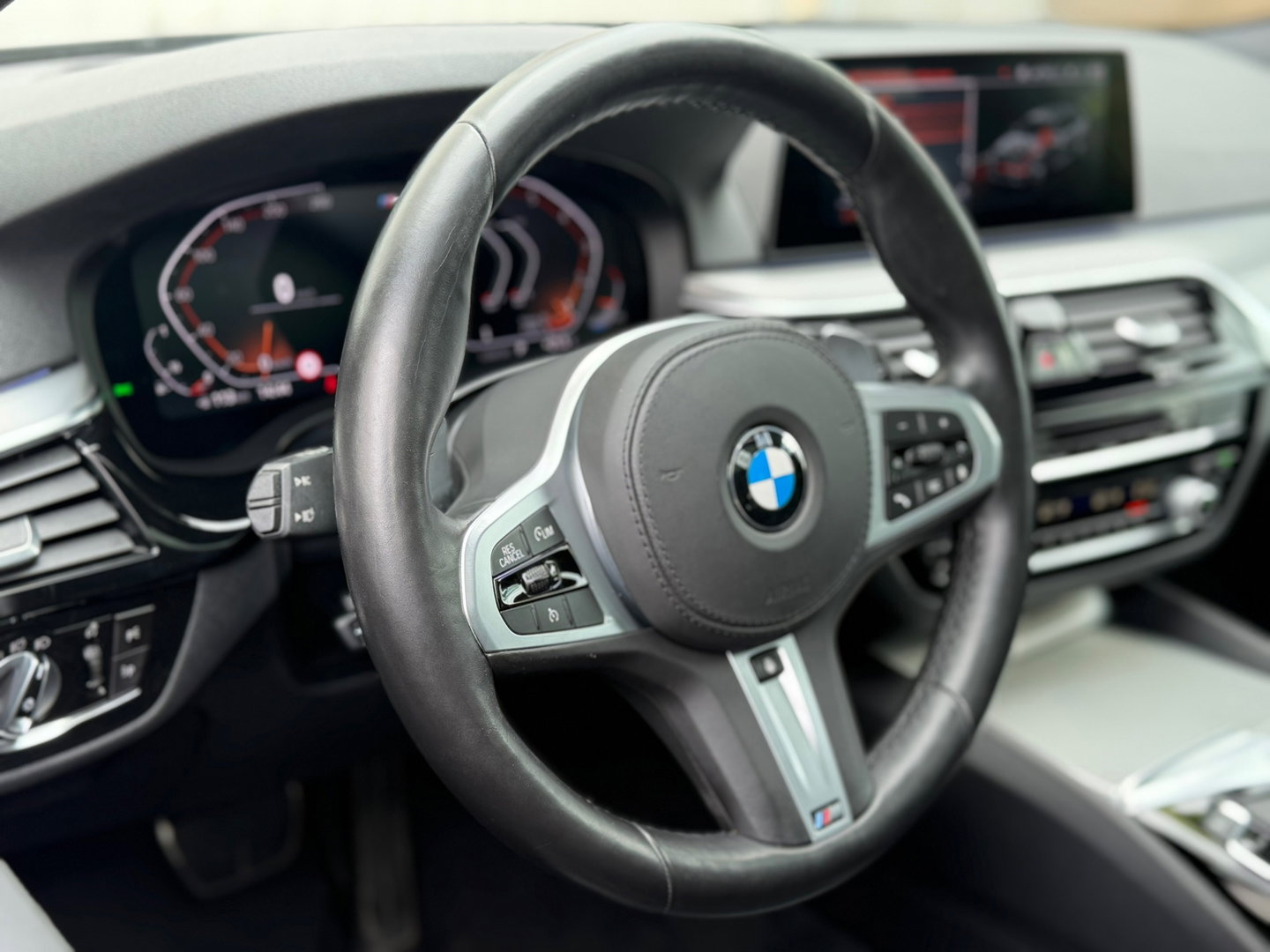 BMW 5 Serie Touring 520i High Exe M-Sport Pano|Harman&Kardon|Leder|Memory|Carplay|Camera