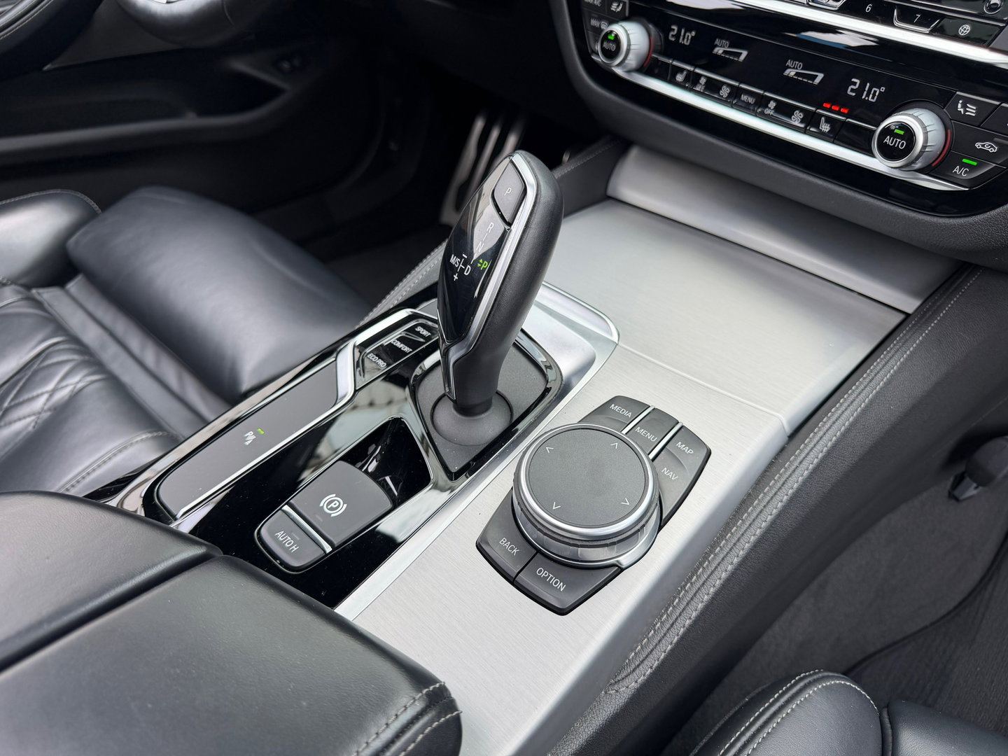 BMW 5 Serie Touring 520i High Exe M-Sport Pano|Harman&Kardon|Leder|Memory|Carplay|Camera