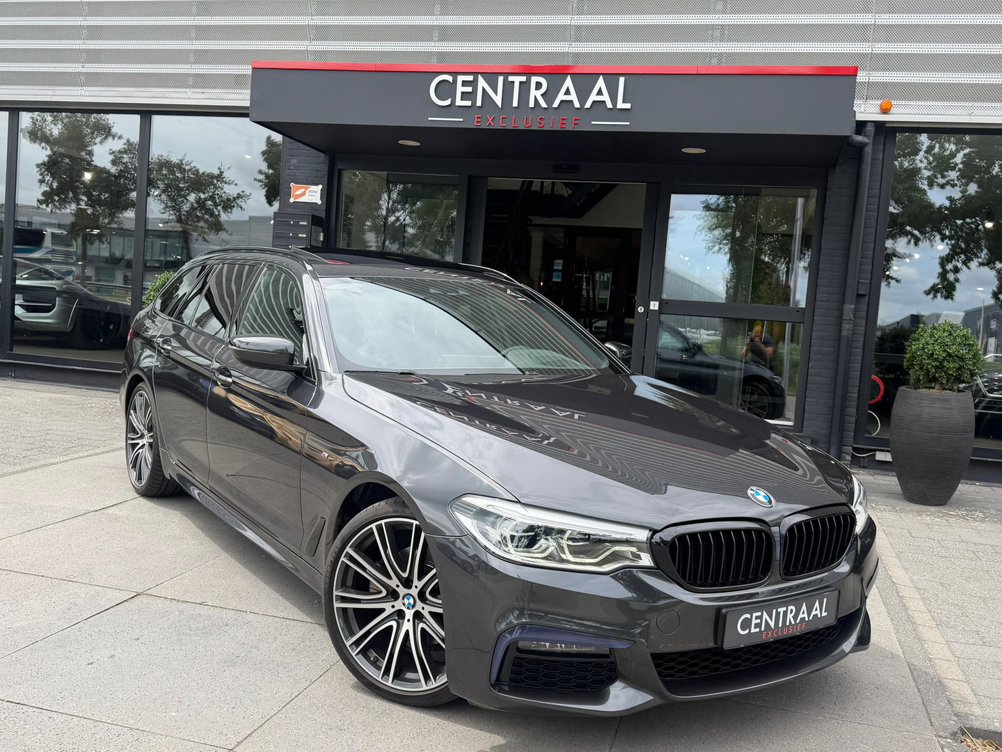 BMW 5 Serie Touring 520i High Exe M-Sport Pano|Harman&Kardon|Leder|Memory|Carplay|Camera
