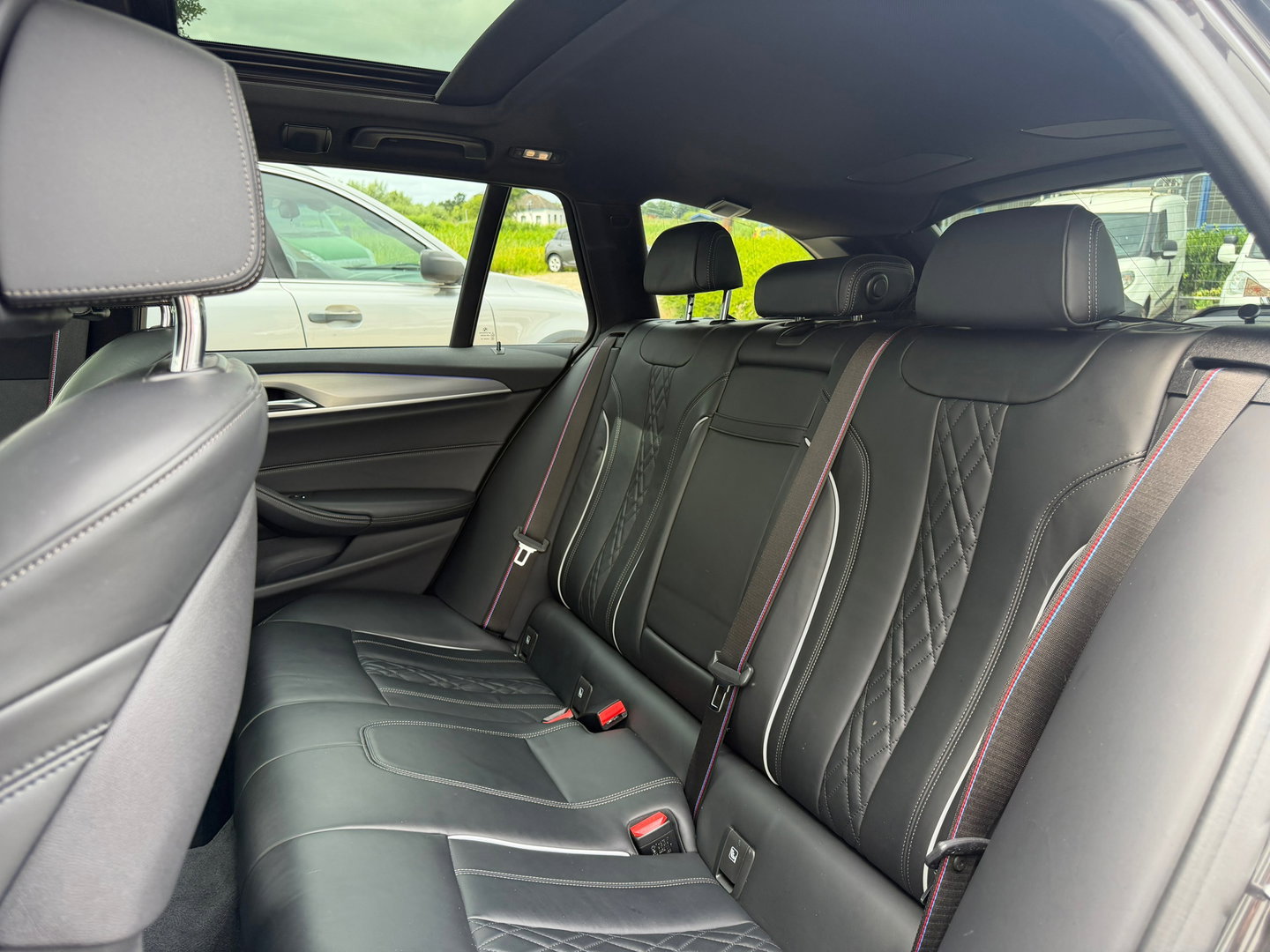 BMW 5 Serie Touring 520i High Exe M-Sport Pano|Harman&Kardon|Leder|Memory|Carplay|Camera