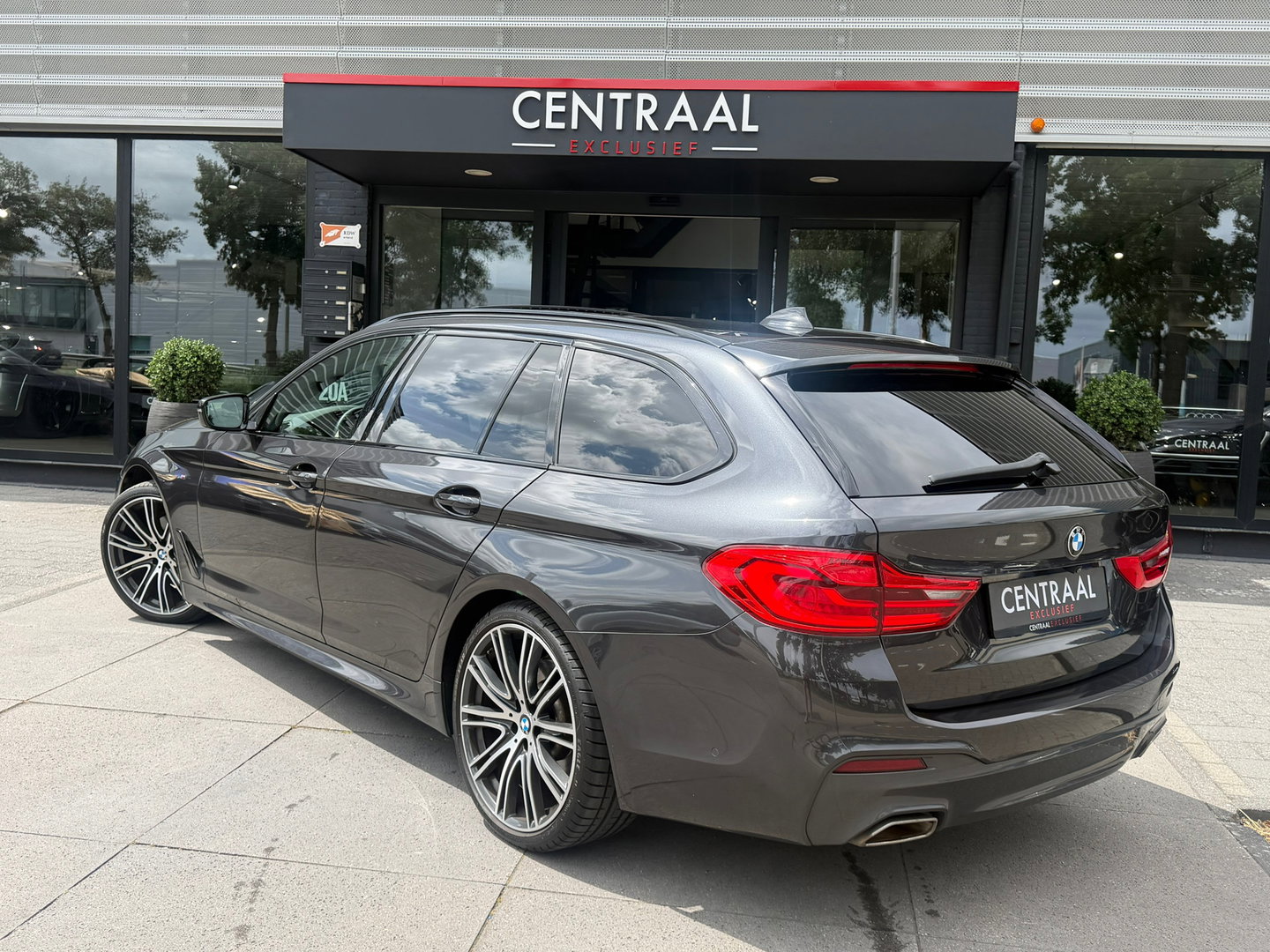 BMW 5 Serie Touring 520i High Exe M-Sport Pano|Harman&Kardon|Leder|Memory|Carplay|Camera