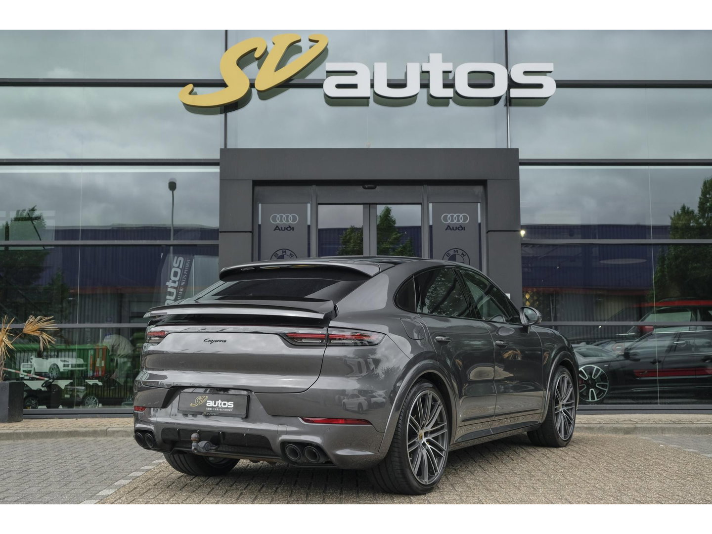 Porsche Cayenne Coupé 4.0 V8 Turbo S 680pk E-Hybrid Panoramadak 4-wielsturing Trekhaak PDCC BOMVOL 1e Eigenaar NLauto 22" LMV