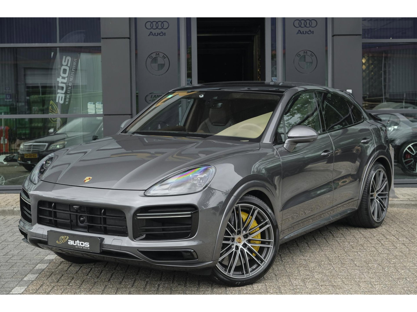 Porsche Cayenne Coupé 4.0 V8 Turbo S 680pk E-Hybrid Panoramadak 4-wielsturing Trekhaak PDCC BOMVOL 1e Eigenaar NLauto 22" LMV