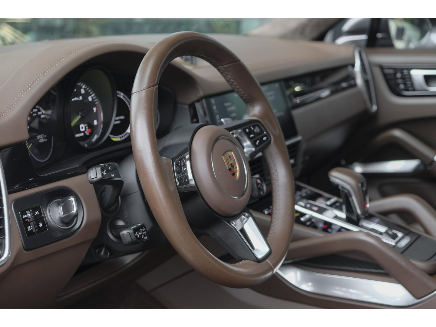 Porsche Cayenne Coupé 4.0 V8 Turbo S 680pk E-Hybrid Panoramadak 4-wielsturing Trekhaak PDCC BOMVOL 1e Eigenaar NLauto 22" LMV