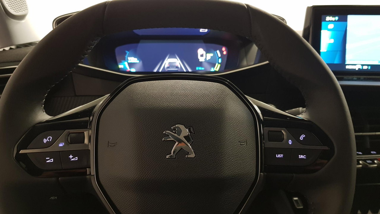 Peugeot e-2008