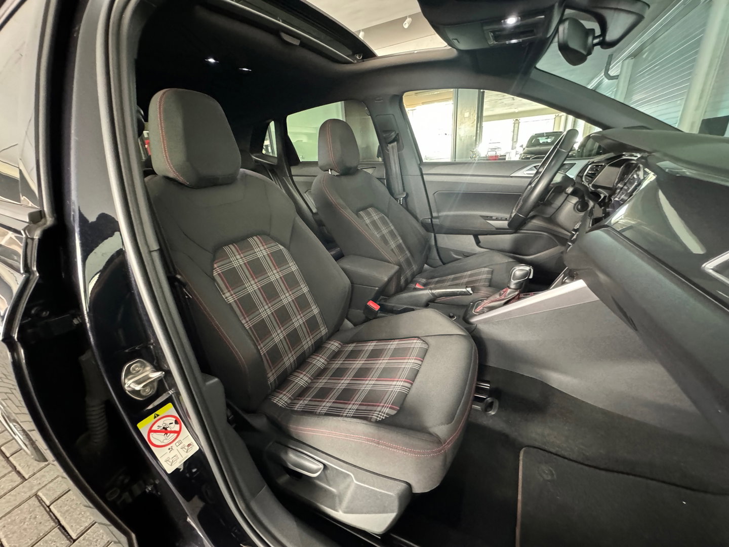 Volkswagen Polo 2.0 TSI GTI Pano|Beats|Camera|Keyless|Dodehoek