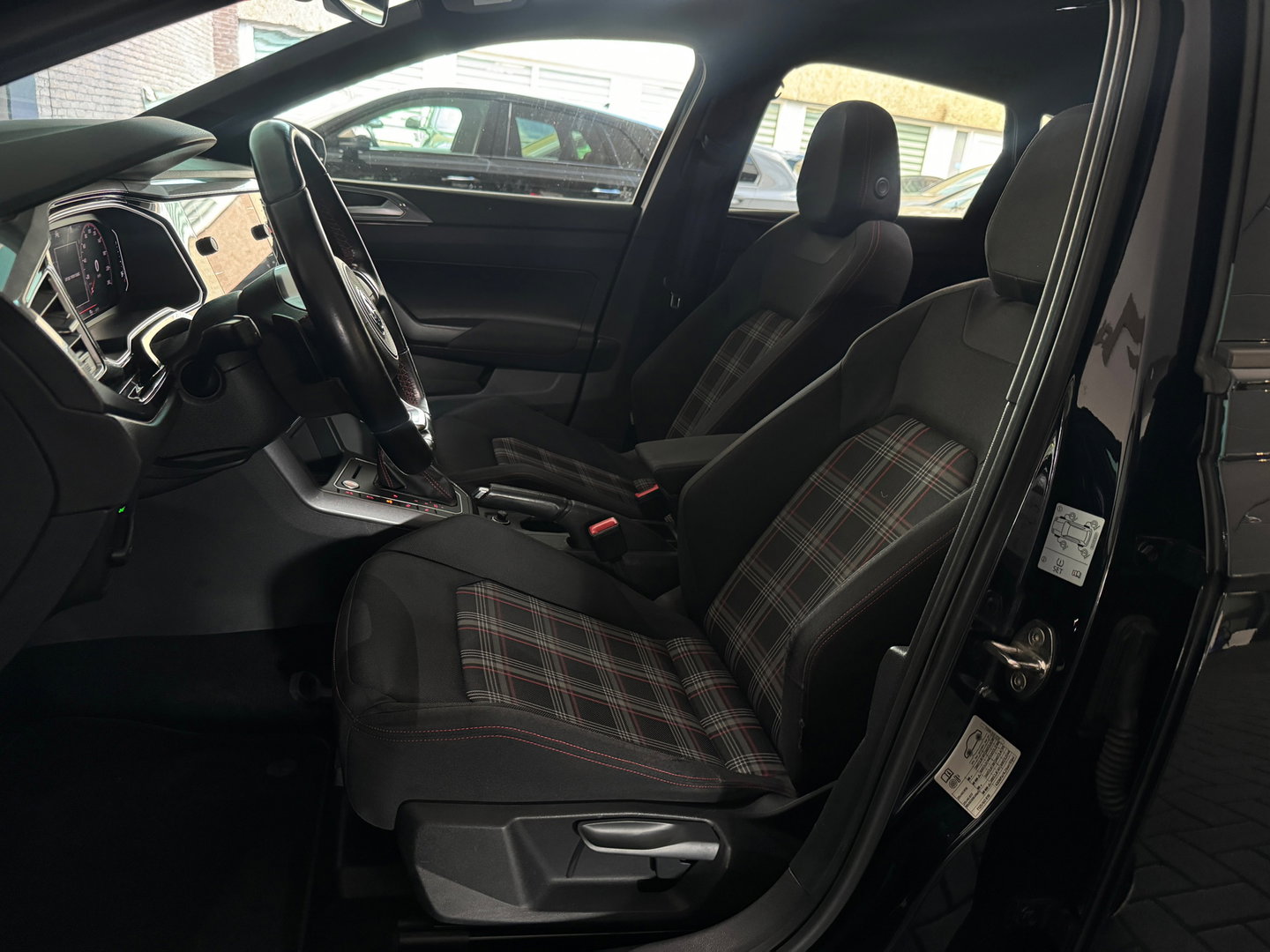 Volkswagen Polo 2.0 TSI GTI Pano|Beats|Camera|Keyless|Dodehoek