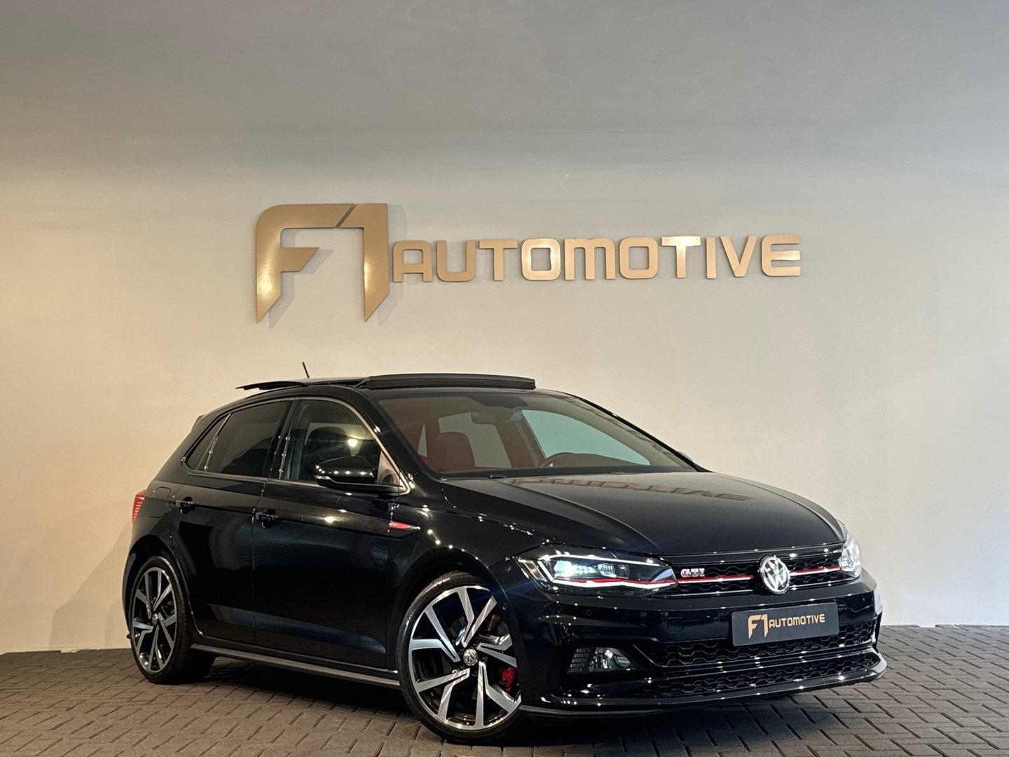 Volkswagen Polo 2.0 TSI GTI Pano|Beats|Camera|Keyless|Dodehoek