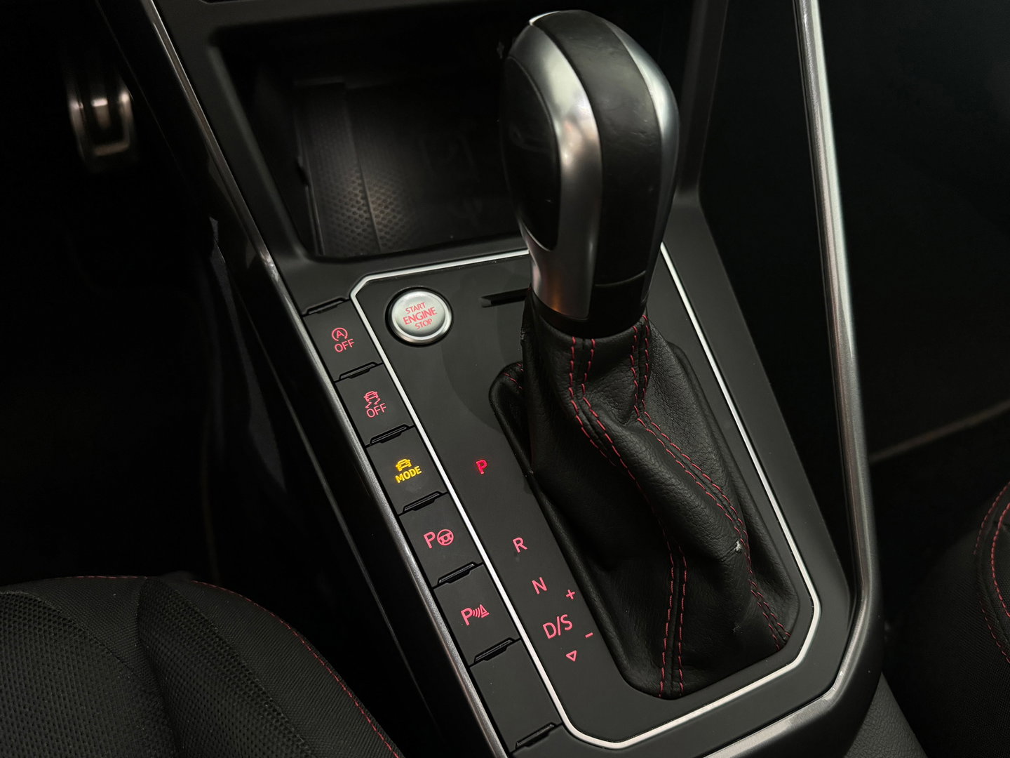 Volkswagen Polo 2.0 TSI GTI Pano|Beats|Camera|Keyless|Dodehoek