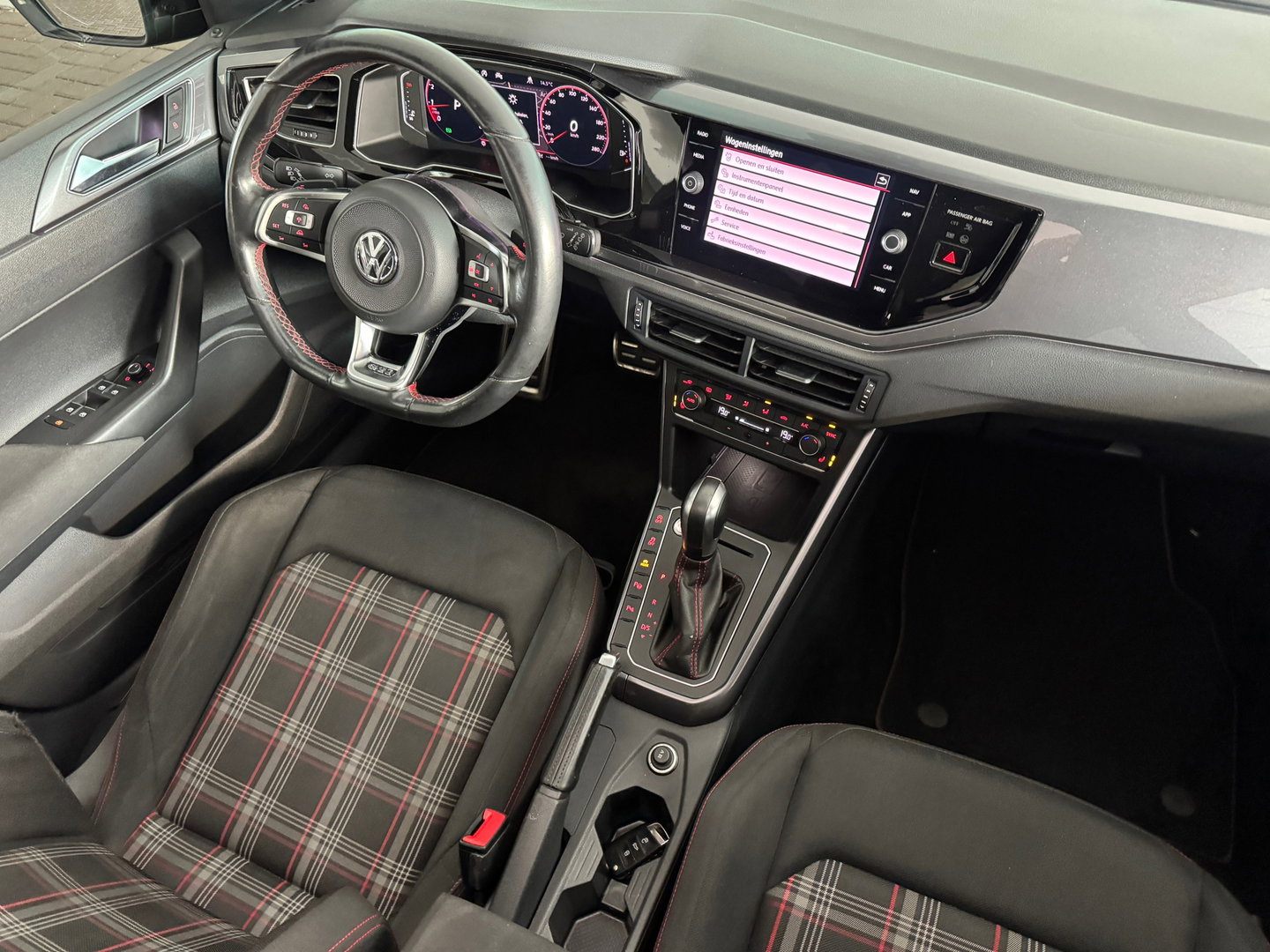 Volkswagen Polo 2.0 TSI GTI Pano|Beats|Camera|Keyless|Dodehoek