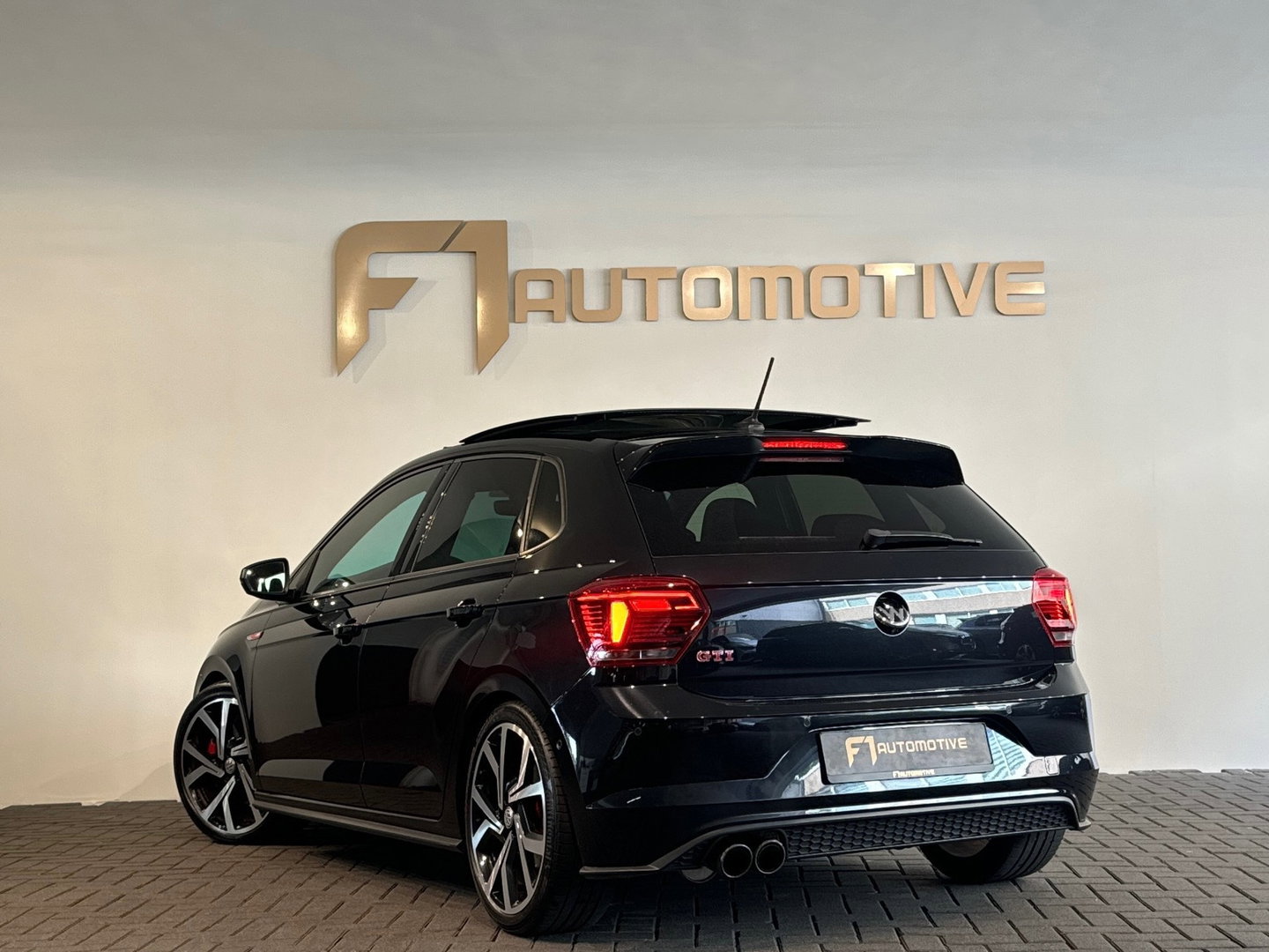 Volkswagen Polo 2.0 TSI GTI Pano|Beats|Camera|Keyless|Dodehoek