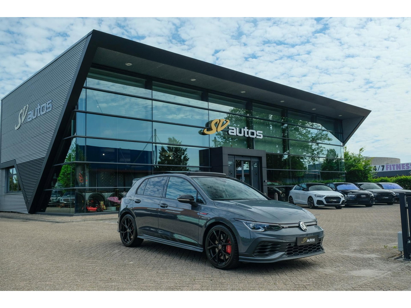 Volkswagen Golf 8 GTI Clubsport 2.0 TSI 300pk Panoramadak IQ light Camera 19" LMV
