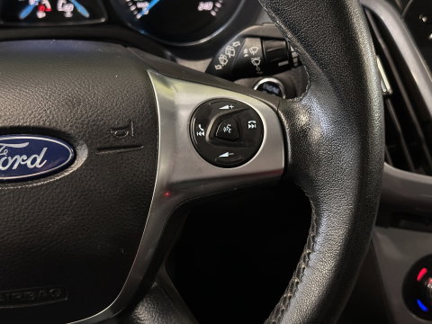 Ford Focus 1.0 EcoBoost Titanium | Achteruitrijcamera | Parkeersensoren | Cruise Control | Elektrische Bestuurdersstoel | Stoelverwarming | 16" Lichtmetaal | Isofix | Bluetooth