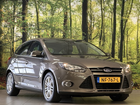 Ford Focus 1.0 EcoBoost Titanium | Achteruitrijcamera | Parkeersensoren | Cruise Control | Elektrische Bestuurdersstoel | Stoelverwarming | 16" Lichtmetaal | Isofix | Bluetooth