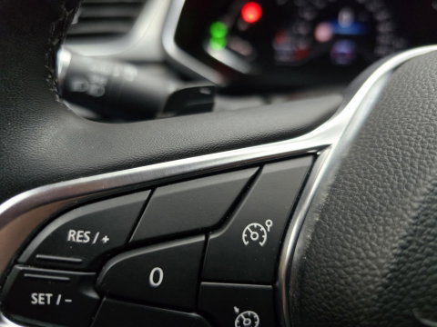 Renault Captur 1.3 TCe 130 Intens Trekhaak LED Navi Clima Cruise Camera LM