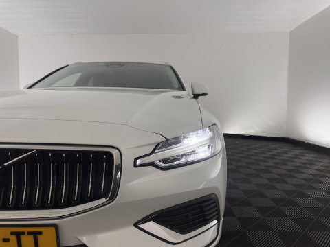 Volvo V60 2.0 T6 Core Bright AWD (Plug-In) {SoH-97%} (INCL-BTW)  Aut. *FULL-LED | DIGI-COCKPIT | CAMERA | HEATED-COMFORTSEATS | KEYLESS | DAB | PRIVACY-GLASS | CARPLAY | NAVI-FULLMAP | TOWBAR | 18''ALU*