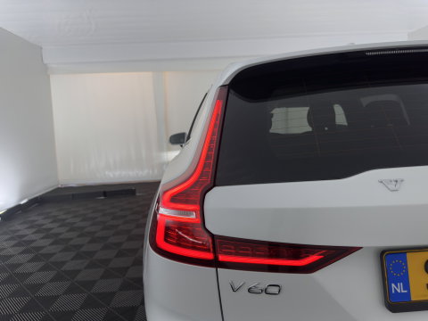 Volvo V60 2.0 T6 Core Bright AWD (Plug-In) {SoH-97%} (INCL-BTW)  Aut. *FULL-LED | DIGI-COCKPIT | CAMERA | HEATED-COMFORTSEATS | KEYLESS | DAB | PRIVACY-GLASS | CARPLAY | NAVI-FULLMAP | TOWBAR | 18''ALU*