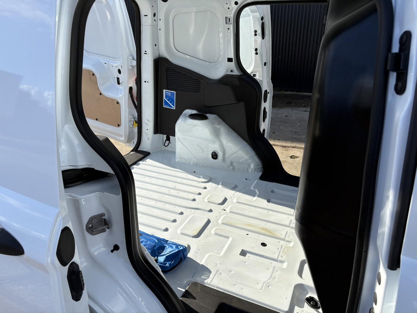 Ford Transit Courier 1.5 TDCI SPORT | CRUISE| EURO 6 | 2x SCHUIF | CARPLAY |