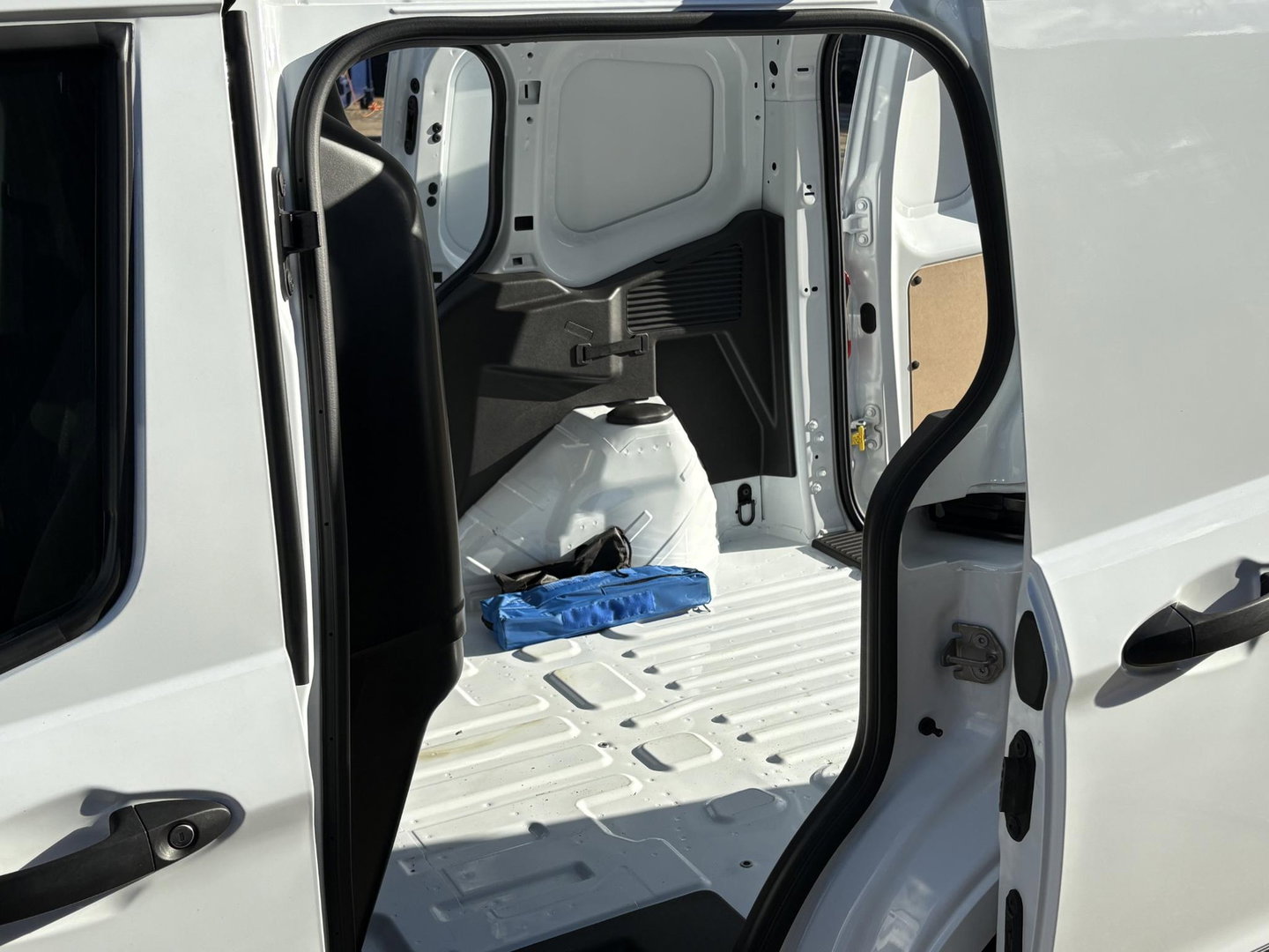 Ford Transit Courier 1.5 TDCI SPORT | CRUISE| EURO 6 | 2x SCHUIF | CARPLAY |