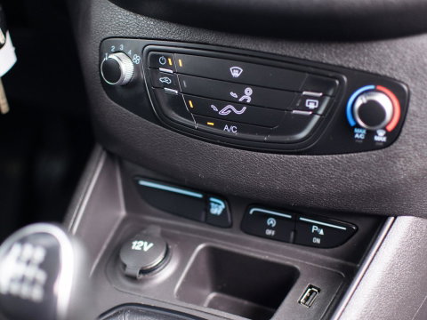Ford Transit Courier 1.5 TDCI SPORT | CRUISE| EURO 6 | 2x SCHUIF | CARPLAY |