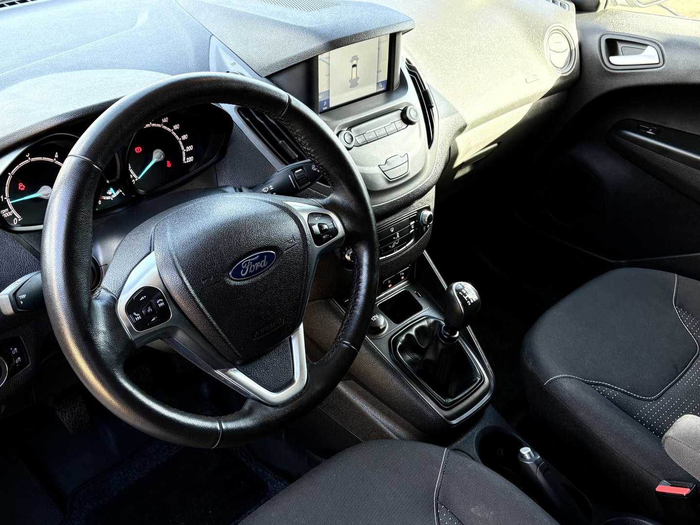 Ford Transit Courier 1.5 TDCI SPORT | CRUISE| EURO 6 | 2x SCHUIF | CARPLAY |