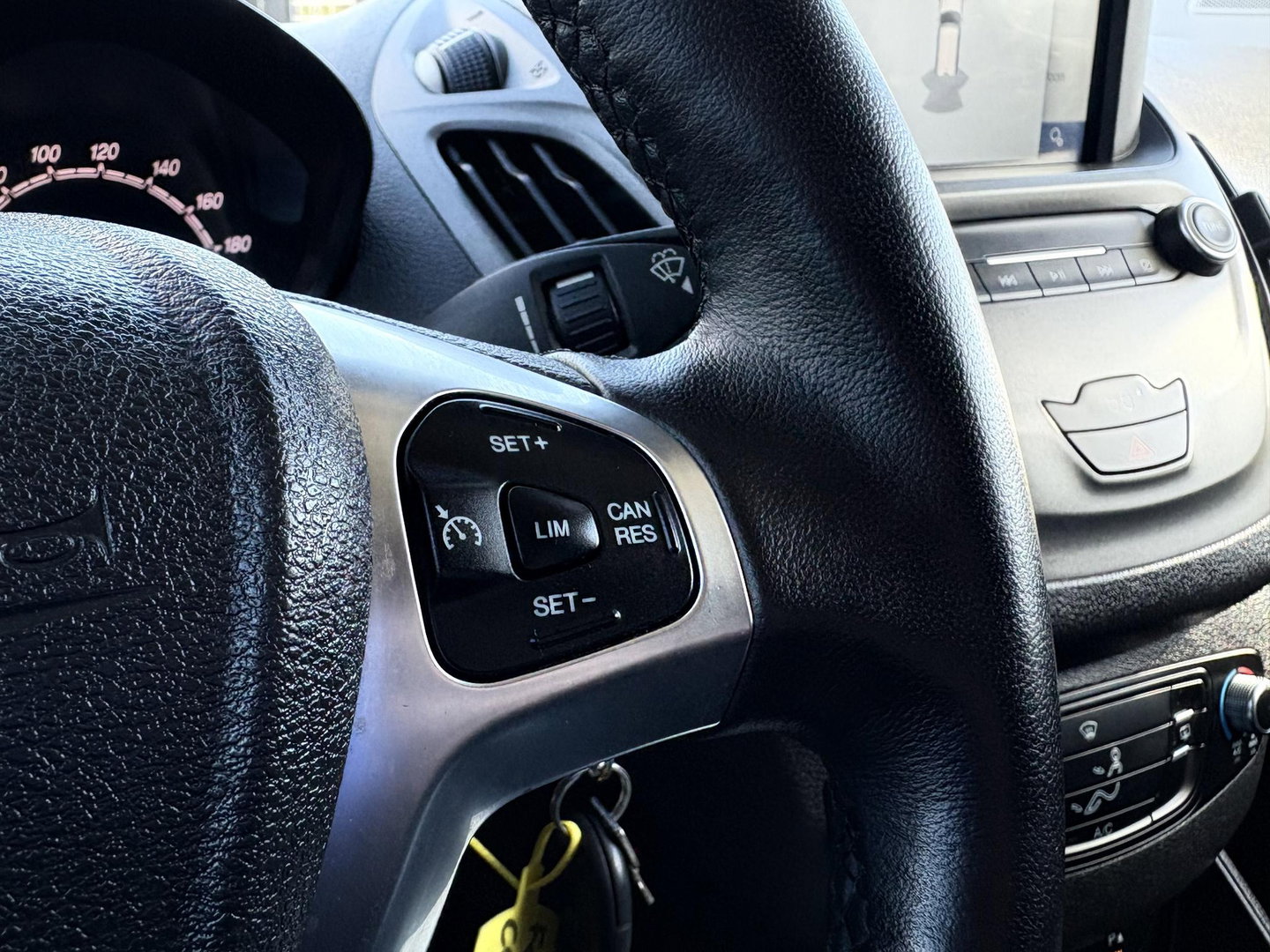 Ford Transit Courier 1.5 TDCI SPORT | CRUISE| EURO 6 | 2x SCHUIF | CARPLAY |