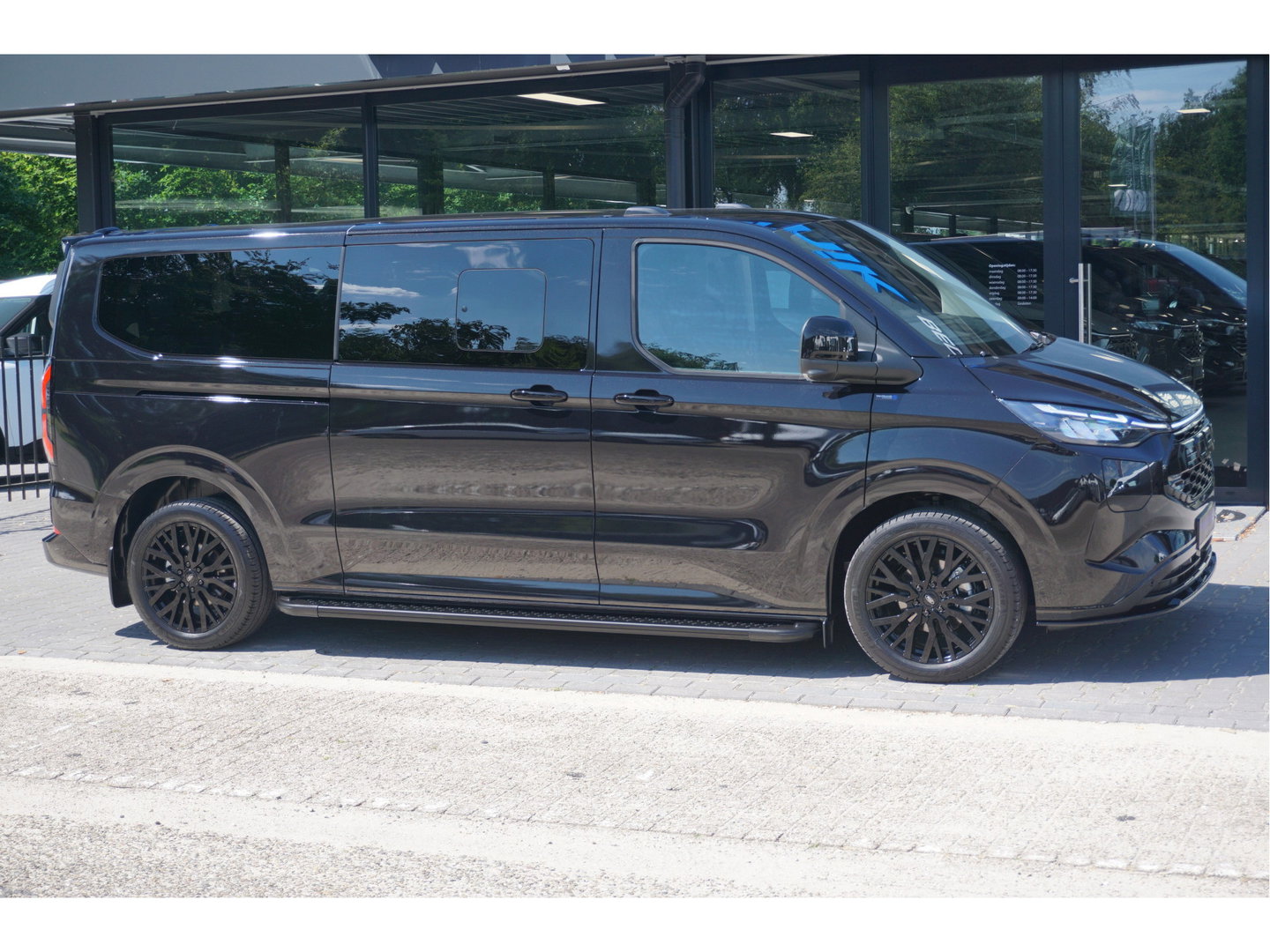 Ford Transit Custom Tourneo 340L 2.5 PHEV 233PK JWR NIGHT EDITION PRIJS INCL. BPM Luxe 8 Zits, Leder, 19" LM, B&O, Pano, Elec. Schuifdeur, Trekhaak!! NR. TR4
