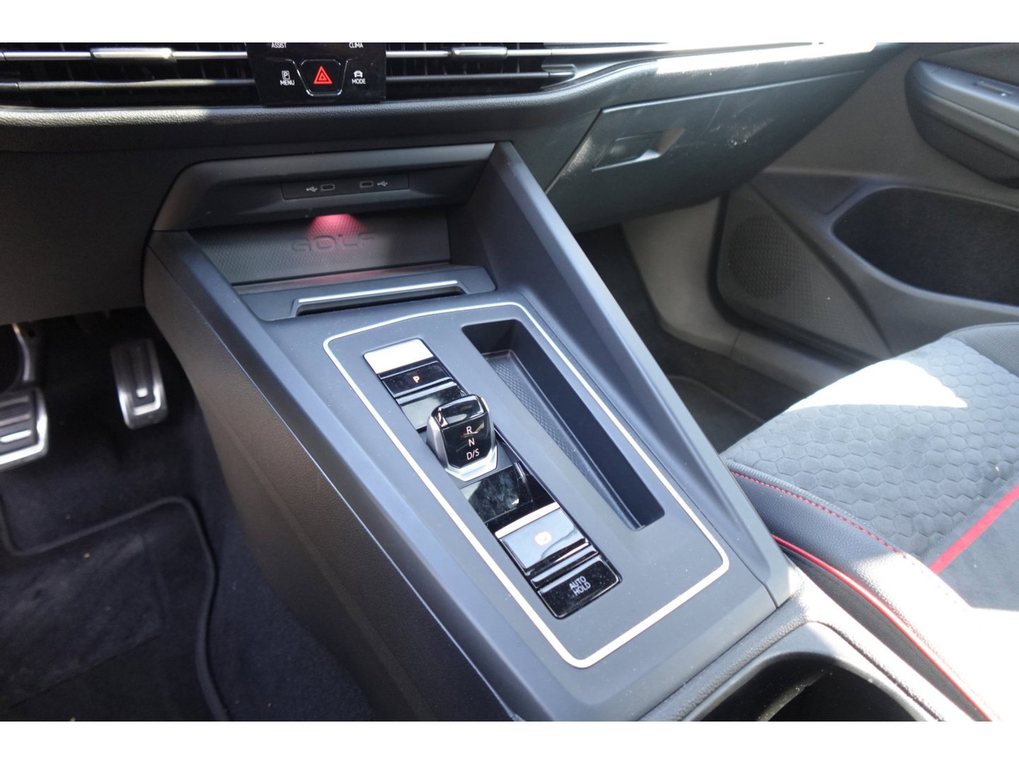 Volkswagen Golf 2.0 TSI GTI PANO H&K KEYLESS HUD'