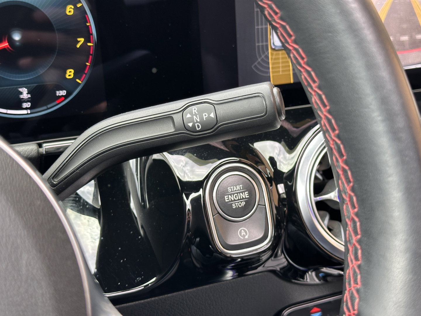 Mercedes-Benz GLA 250 4MATIC AMG Line | Panoramadak | Achteruitrijcamera | Apple Carplay | Android Auto | Sfeerverlichting | Cruise Control | Parkeersensoren | Elektrische Achterklep | Stoelverwarming