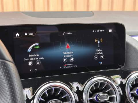 Mercedes-Benz GLA 250 4MATIC AMG Line | Panoramadak | Achteruitrijcamera | Apple Carplay | Android Auto | Sfeerverlichting | Cruise Control | Parkeersensoren | Elektrische Achterklep | Stoelverwarming
