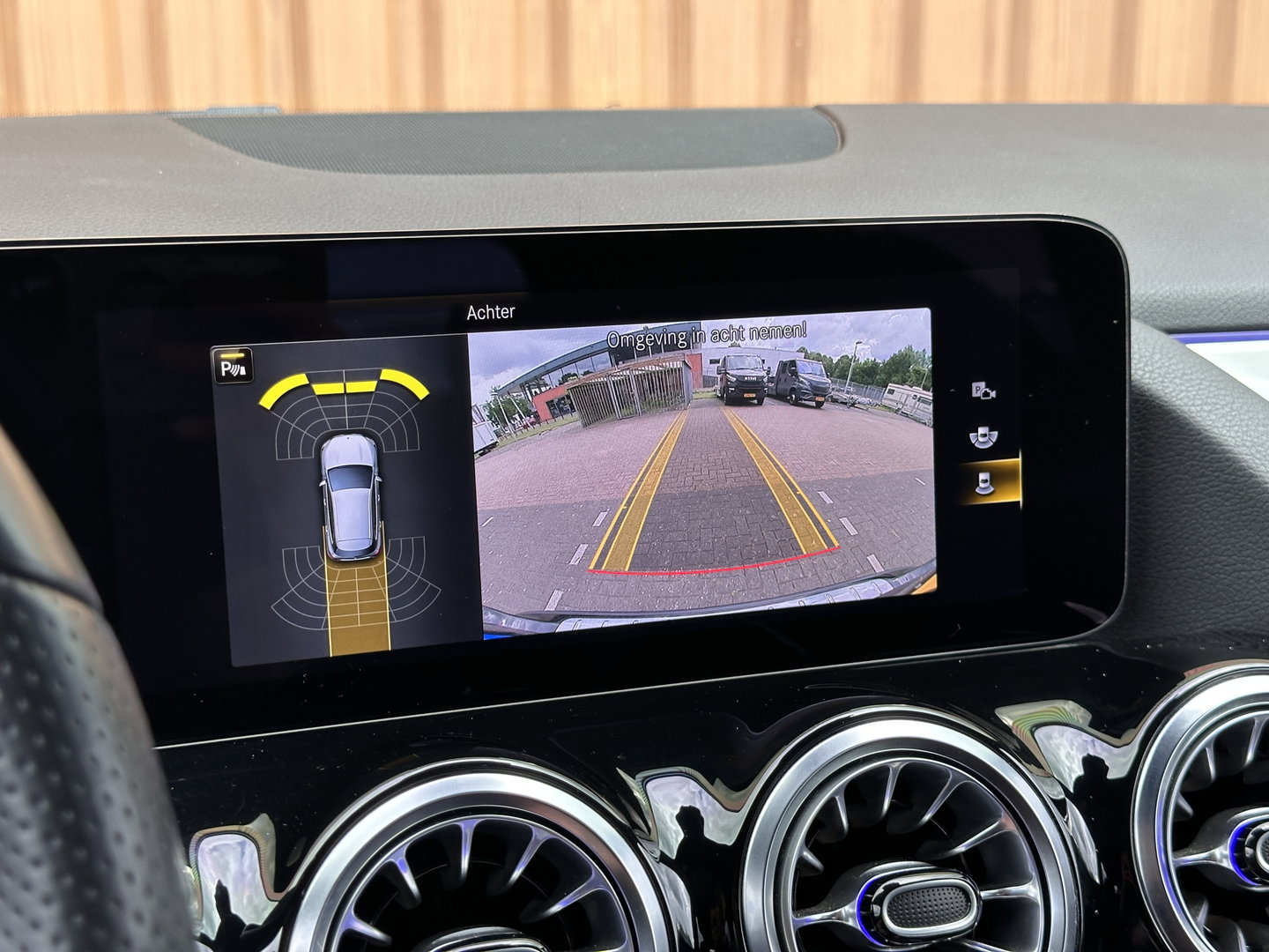 Mercedes-Benz GLA 250 4MATIC AMG Line | Panoramadak | Achteruitrijcamera | Apple Carplay | Android Auto | Sfeerverlichting | Cruise Control | Parkeersensoren | Elektrische Achterklep | Stoelverwarming