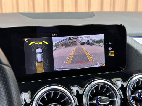 Mercedes-Benz GLA 250 4MATIC AMG Line | Panoramadak | Achteruitrijcamera | Apple Carplay | Android Auto | Sfeerverlichting | Cruise Control | Parkeersensoren | Elektrische Achterklep | Stoelverwarming