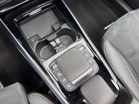 Mercedes-Benz GLA 250 4MATIC AMG Line | Panoramadak | Achteruitrijcamera | Apple Carplay | Android Auto | Sfeerverlichting | Cruise Control | Parkeersensoren | Elektrische Achterklep | Stoelverwarming