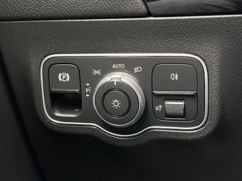 Mercedes-Benz GLA 250 4MATIC AMG Line | Panoramadak | Achteruitrijcamera | Apple Carplay | Android Auto | Sfeerverlichting | Cruise Control | Parkeersensoren | Elektrische Achterklep | Stoelverwarming