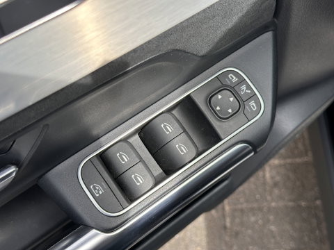 Mercedes-Benz GLA 250 4MATIC AMG Line | Panoramadak | Achteruitrijcamera | Apple Carplay | Android Auto | Sfeerverlichting | Cruise Control | Parkeersensoren | Elektrische Achterklep | Stoelverwarming