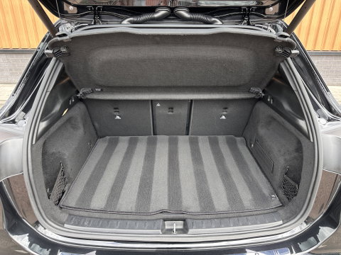Mercedes-Benz GLA 250 4MATIC AMG Line | Panoramadak | Achteruitrijcamera | Apple Carplay | Android Auto | Sfeerverlichting | Cruise Control | Parkeersensoren | Elektrische Achterklep | Stoelverwarming
