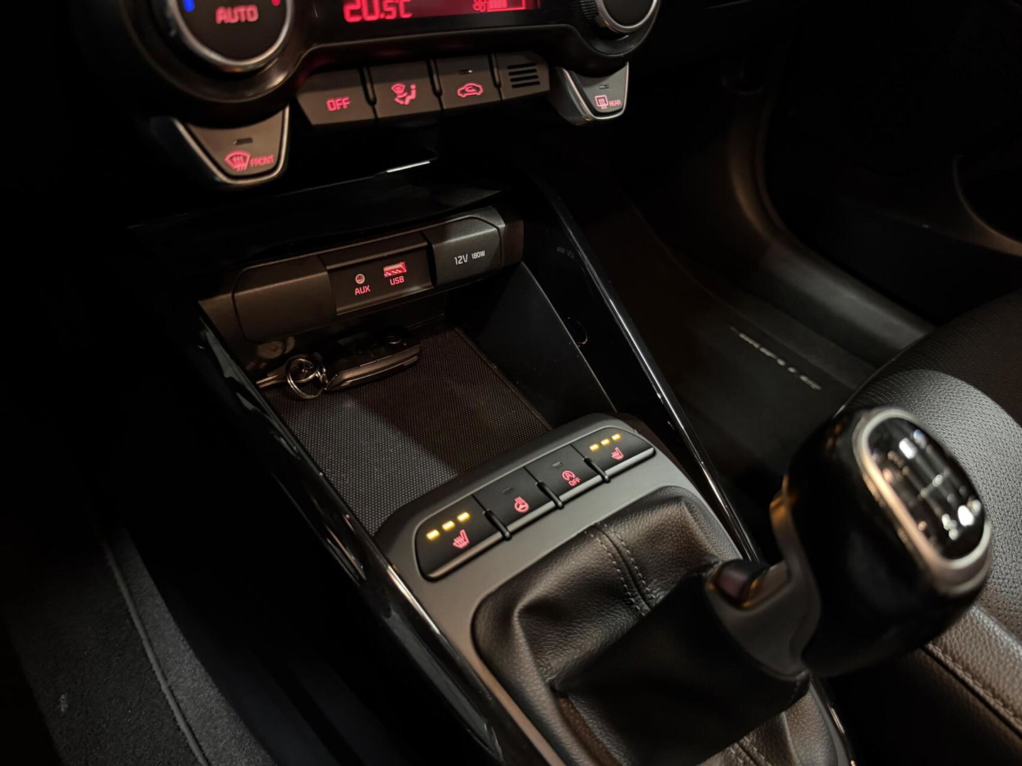 Kia Stonic 1.0 T-GDi ExecutiveLine Camera Trekhaak Carplay