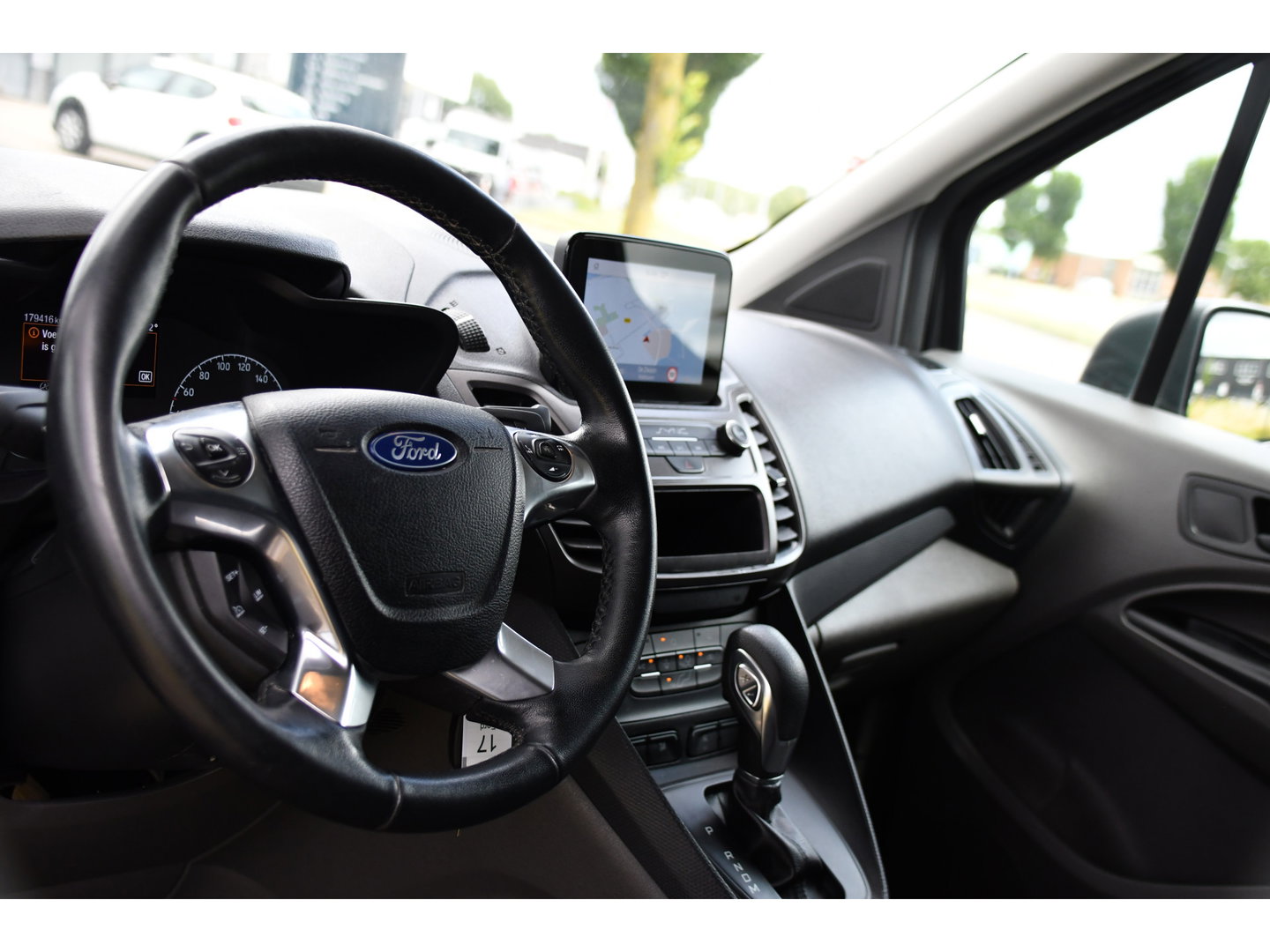 Ford Transit Connect 1.5 EcoBlue L2 Edition Camera, Cruise, Carplay, 100pk, Automaat, Sensoren, Trekhaak, Airco, Multimedia, Navi, Uniek!