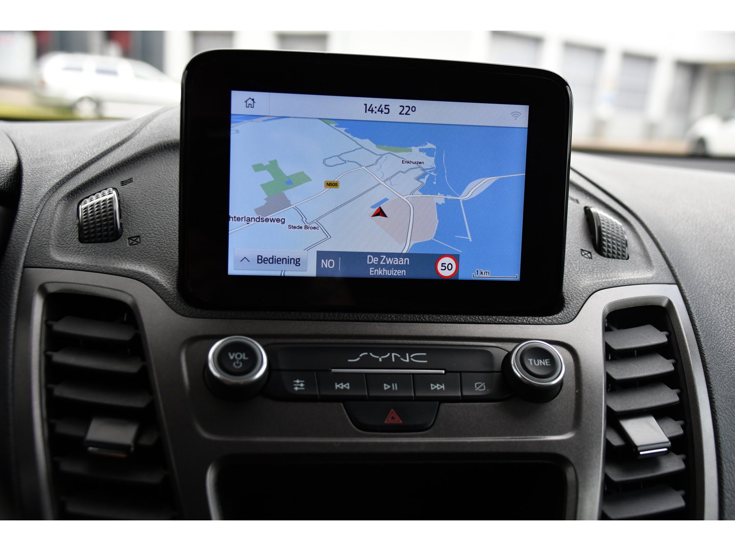 Ford Transit Connect 1.5 EcoBlue L2 Edition Camera, Cruise, Carplay, 100pk, Automaat, Sensoren, Trekhaak, Airco, Multimedia, Navi, Uniek!