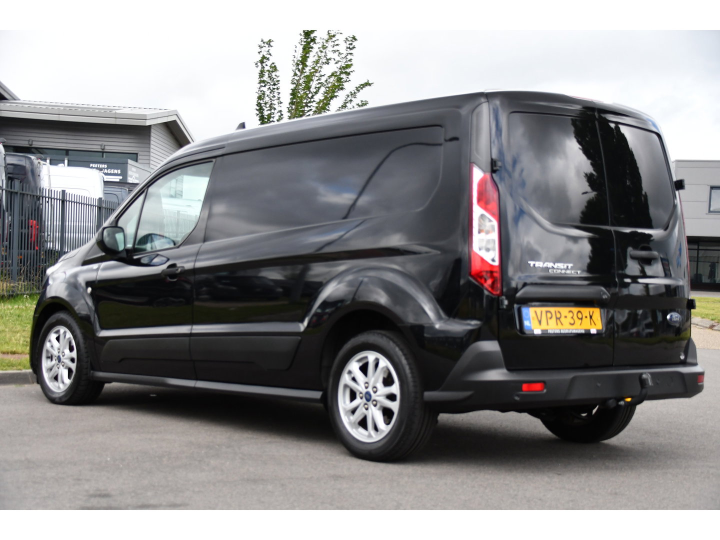 Ford Transit Connect 1.5 EcoBlue L2 Edition Camera, Cruise, Carplay, 100pk, Automaat, Sensoren, Trekhaak, Airco, Multimedia, Navi, Uniek!