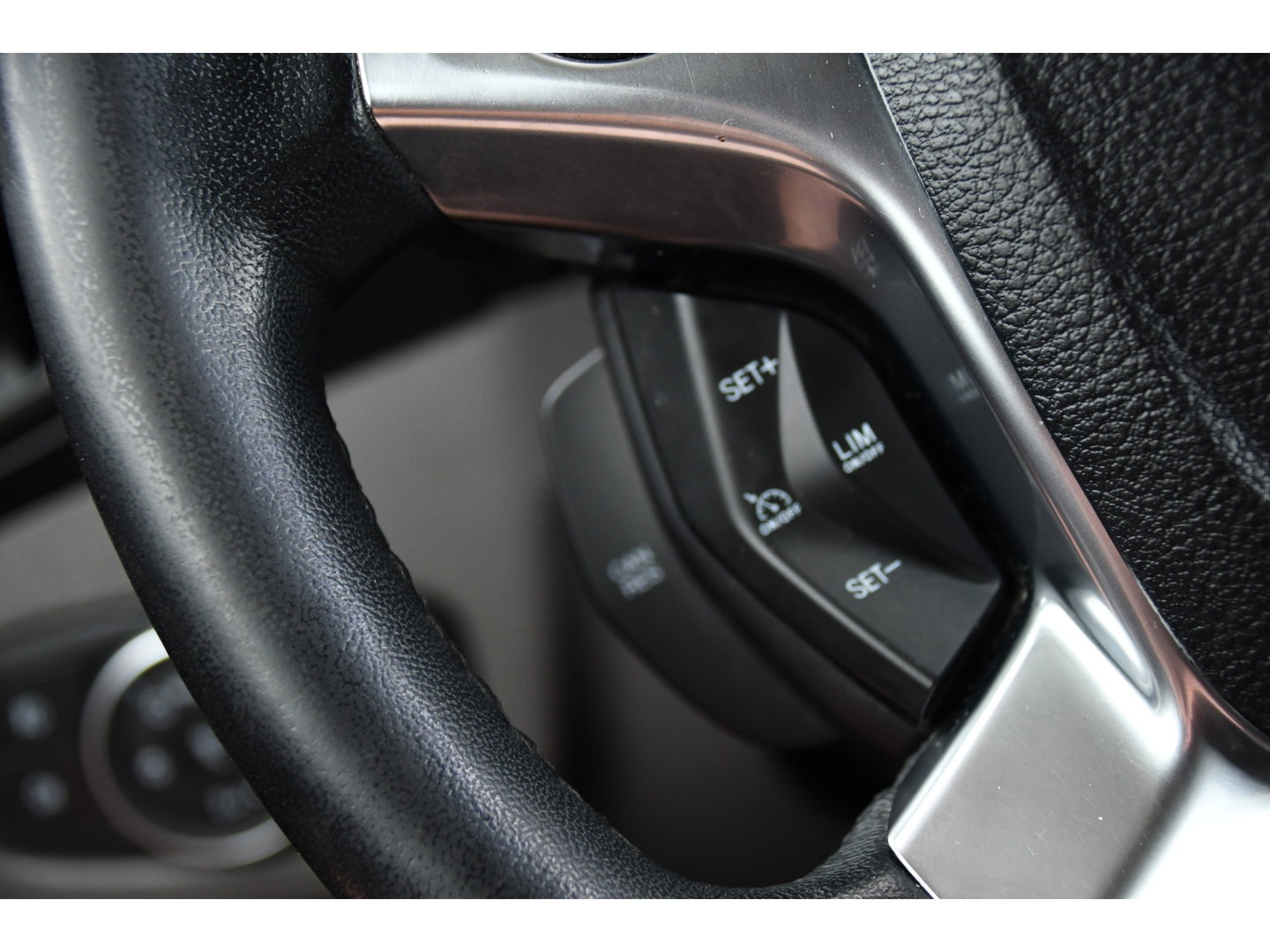 Ford Transit Connect 1.5 EcoBlue L2 Edition Camera, Cruise, Carplay, 100pk, Automaat, Sensoren, Trekhaak, Airco, Multimedia, Navi, Uniek!