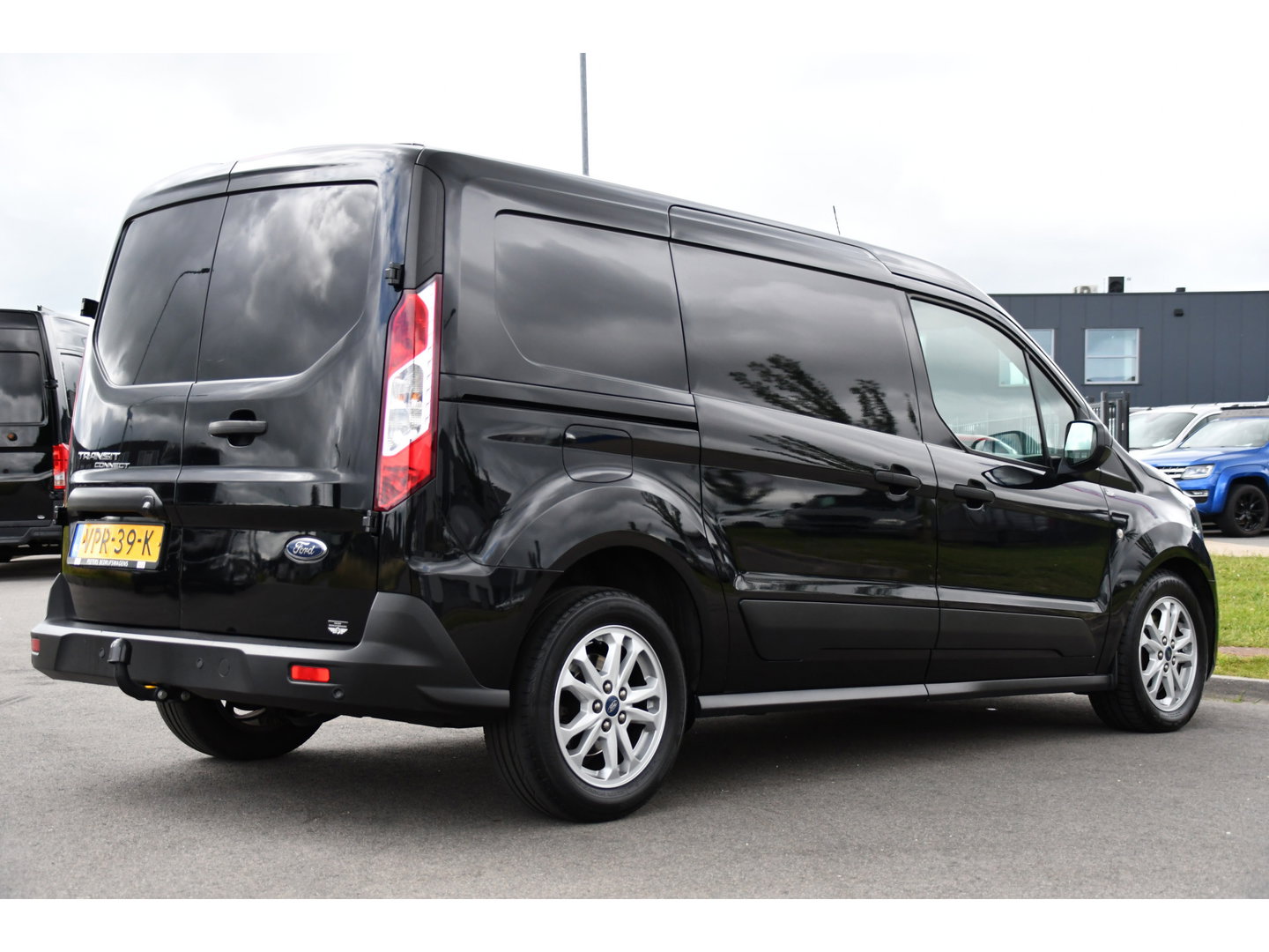 Ford Transit Connect 1.5 EcoBlue L2 Edition Camera, Cruise, Carplay, 100pk, Automaat, Sensoren, Trekhaak, Airco, Multimedia, Navi, Uniek!