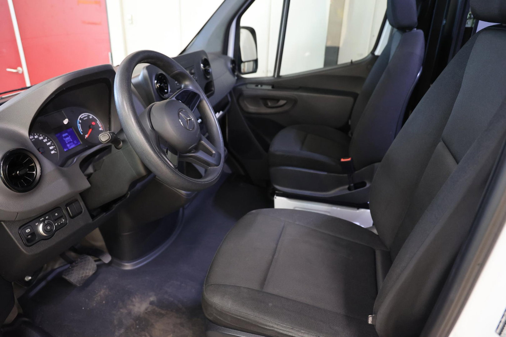 Mercedes-Benz eSprinter L2H2 41 kWh AIRCO