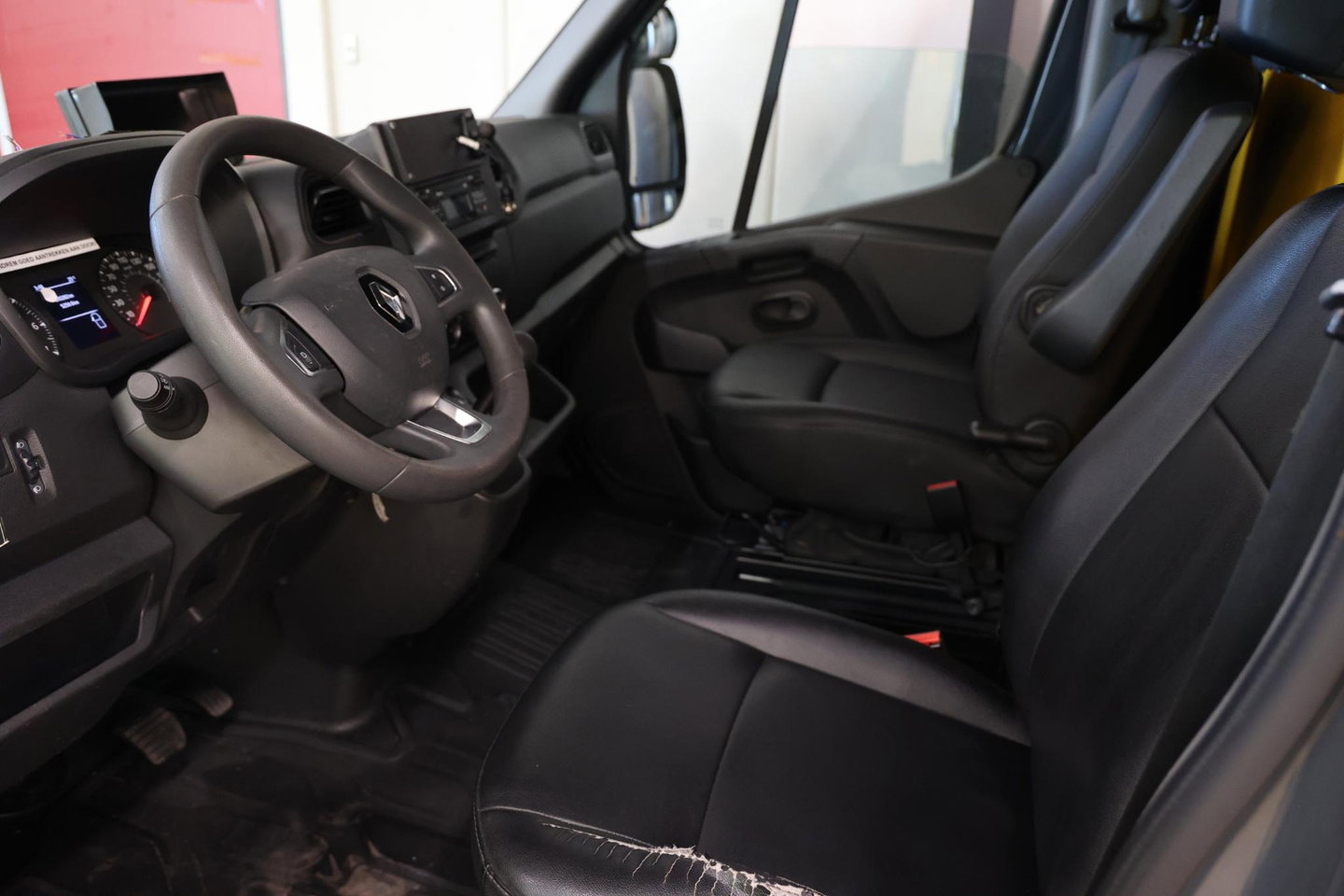 Renault Master 2.3 dCi 150 BAKWAGEN LOWLINER AUTOMAAT