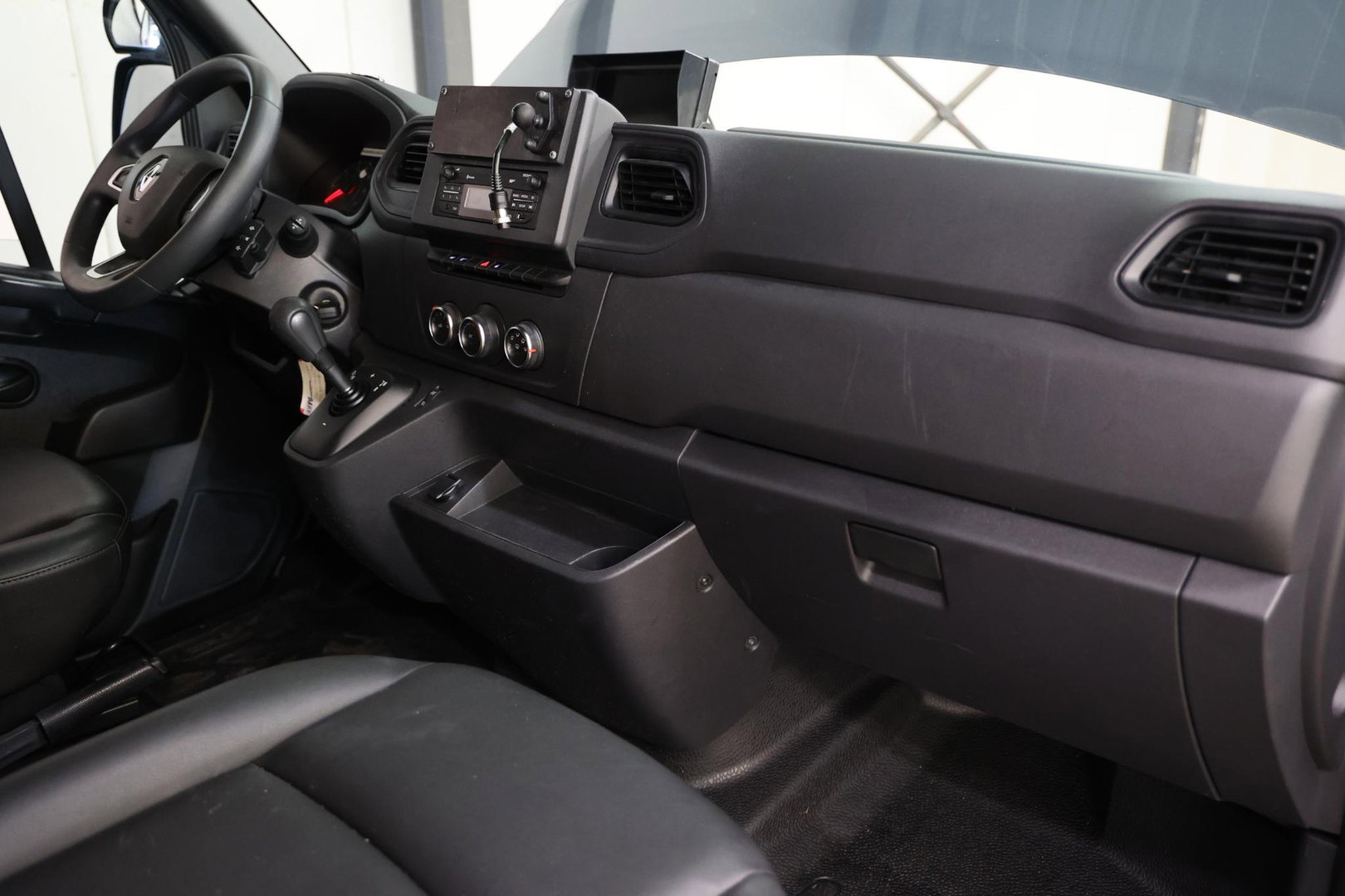 Renault Master 2.3 dCi 150 BAKWAGEN LOWLINER AUTOMAAT