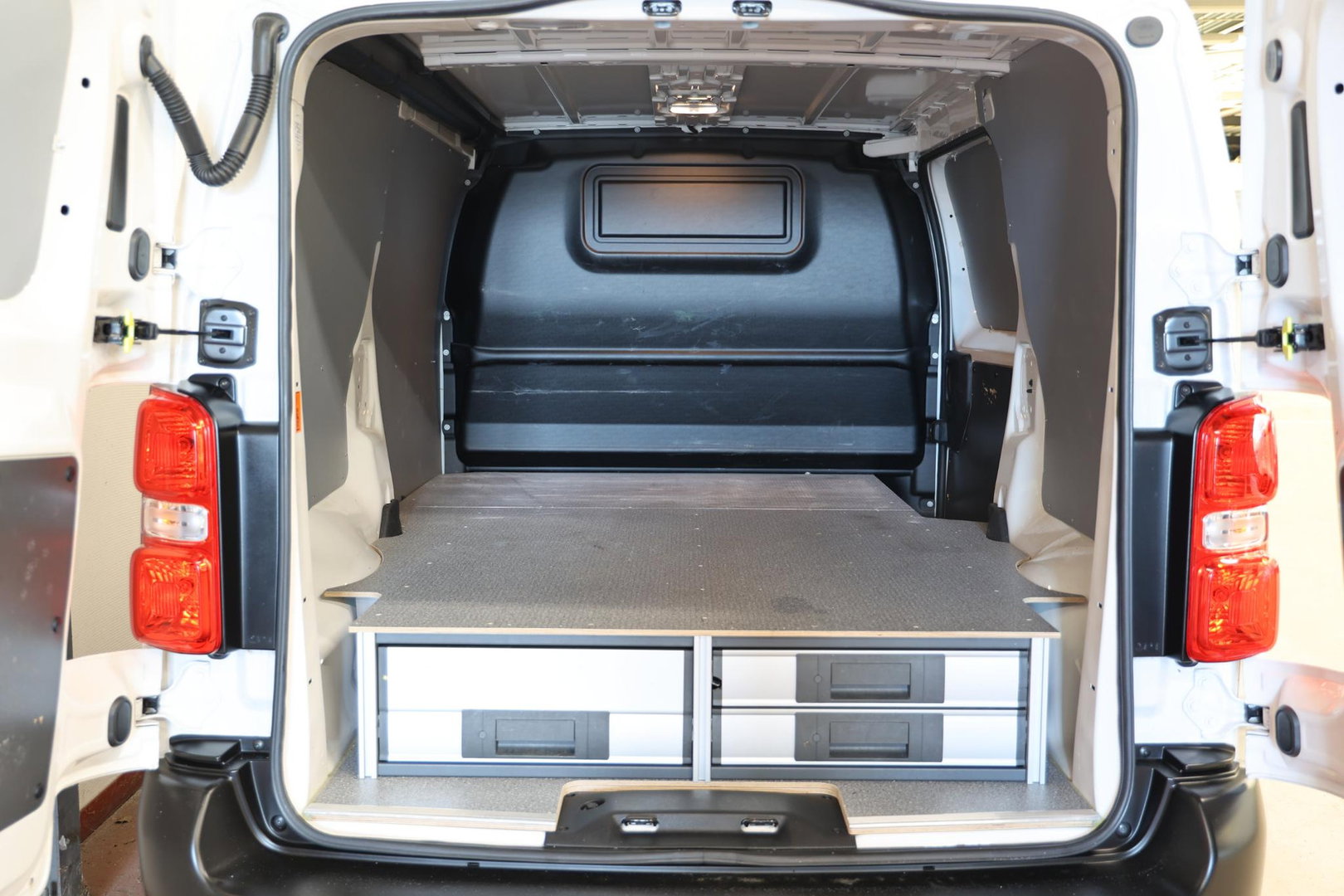Toyota ProAce Worker 2.0 D-4D 2500KG TREKVERMOGEN