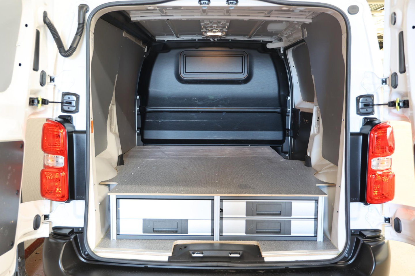 Toyota ProAce Worker 2.0 D-4D 2500KG TREKVERMOGEN