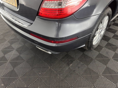 Mercedes-Benz R-Klasse 300 CDI BlueEFFICIENCY Prestige [ 7-Pers. ] Aut. *PANO | LEATHER-MICROFIBRE | XENON | BLINDSPOT | COMFORTSEATS | NAVI-FULLMAP | CAMERA | SHIFTPADDLES | PRIVACY-GLASS | ECC | PDC | CRUISE | 18''ALU*